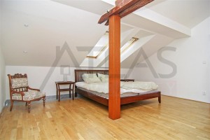 ložnice s manželskou postelí - Pronájem bytu 4+1 Praha 1 - Staré Město, Řeznická