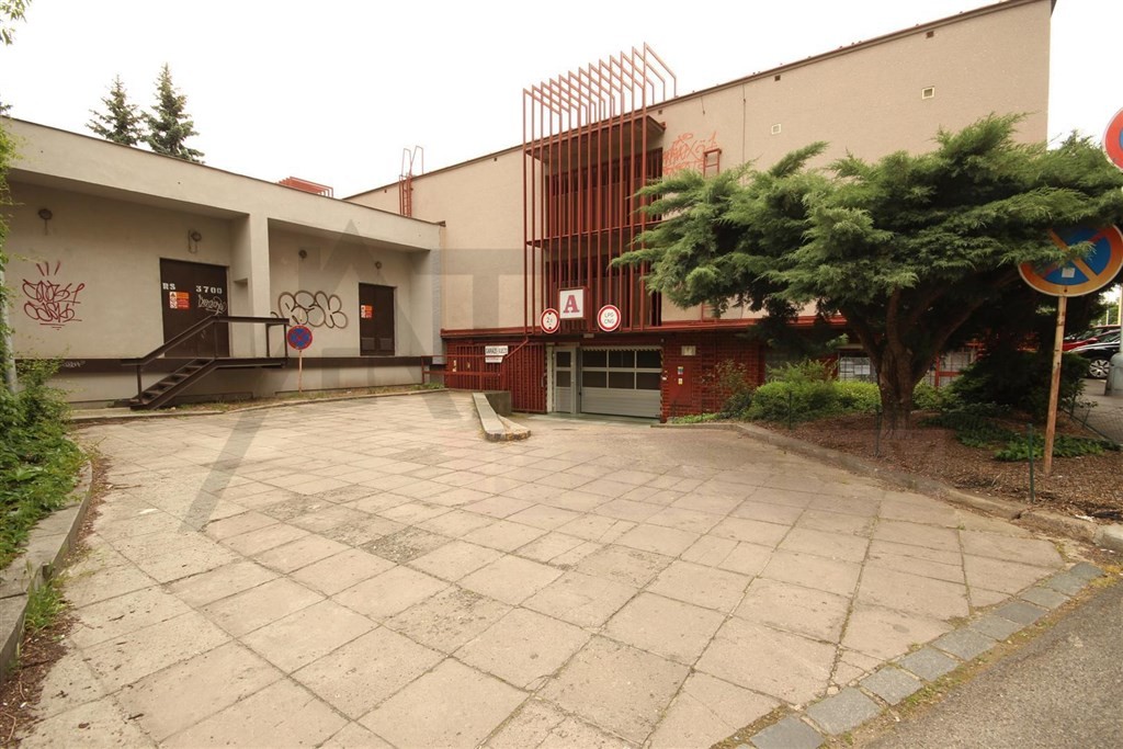 Prodej garáže v garážovém domě Praha 3 - Žižkov, Chelčického