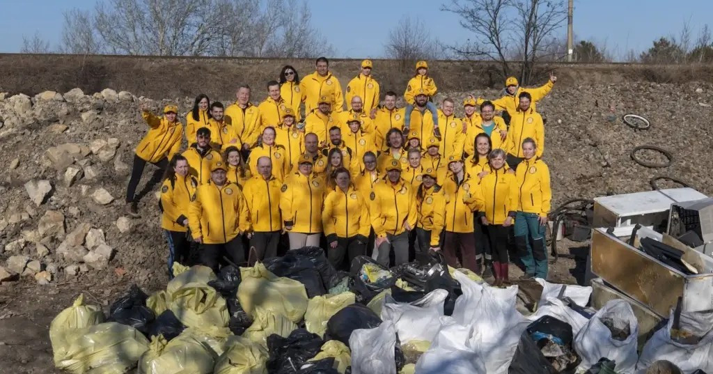 Scientologičtí dobrovolní duchovní - odstranění černé skládky v Bratislavě