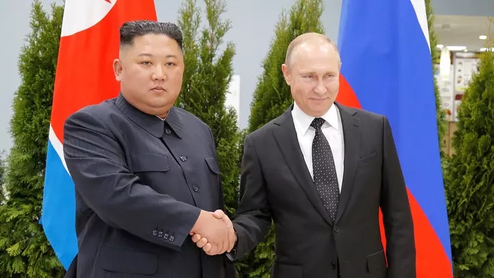 Kim Čong-un a Vladimir Putin ve Vladivostoku