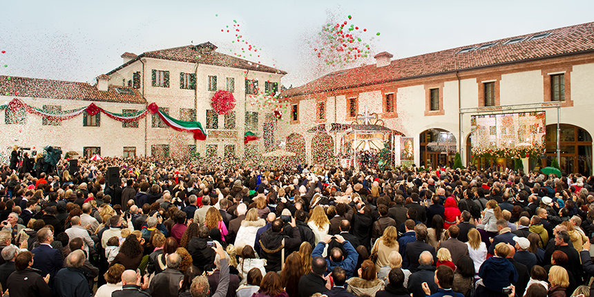 SCIENTOLOGICKÁ CÍRKEV V PADOVĚ oslavila 27. října 2012 slavnostní otevření svého nového sídla, historické vily Francesconi-Lanza. Církev tuto historickou budovu kompletně zrekonstruovala, aby sloužila své rostoucí komunitě a rozšířila své sociální programy v celém Benátsku.