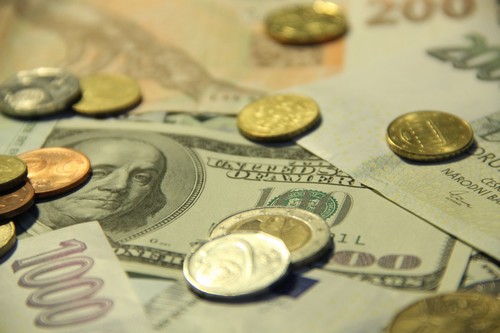 Zvýšení do praxe zavádí novela zákona o odměňování některých zaměstnanců