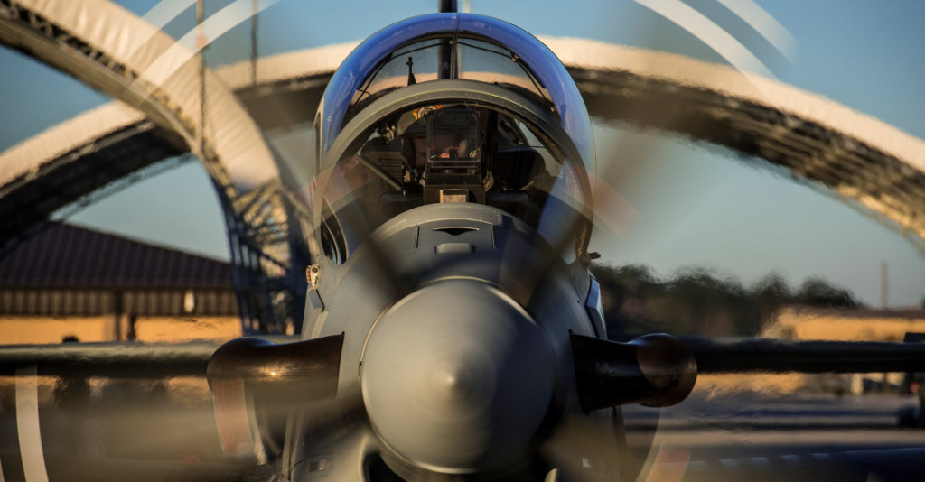 Burkina Faso Super Tucano provádí první společné letecké operace s francouzskými tryskami Mirage 2000